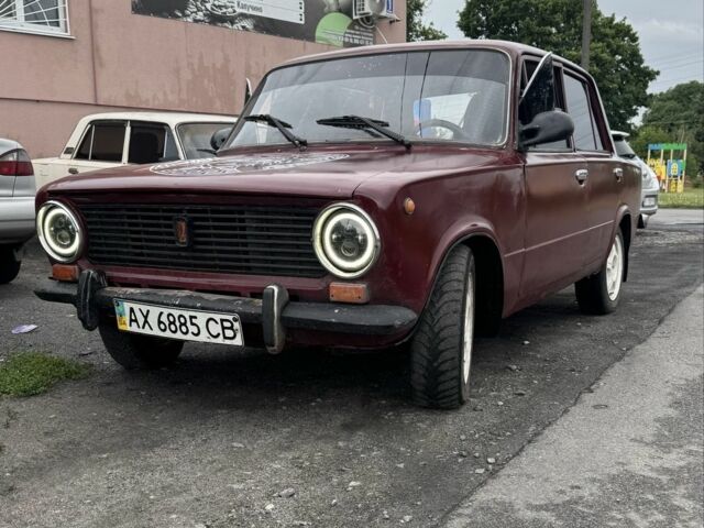 Красный ВАЗ 2101, объемом двигателя 1.2 л и пробегом 100 тыс. км за 529 $, фото 1 на Automoto.ua