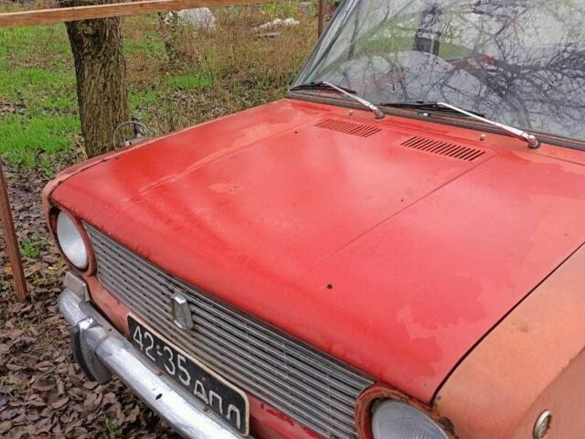 Красный ВАЗ 2101, объемом двигателя 1.2 л и пробегом 5 тыс. км за 378 $, фото 1 на Automoto.ua