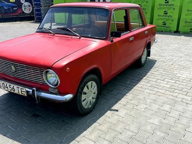 ВАЗ 2101 1979 в Теребовле на Automoto.ua Красный ВАЗ 2101, объемом двигателя 1.3 л и пробегом 123 тыс. км за 600 $, фото 1 на Automoto.ua