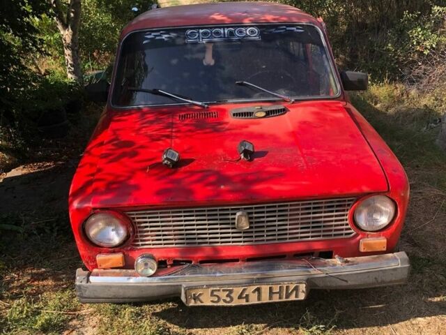 Красный ВАЗ 2101, объемом двигателя 1.3 л и пробегом 2 тыс. км за 266 $, фото 1 на Automoto.ua