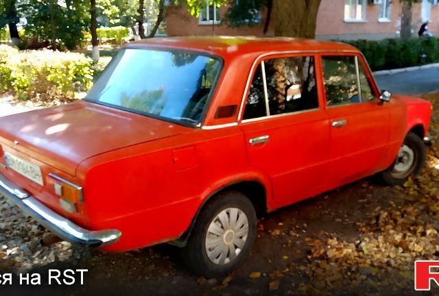 Красный ВАЗ 2101, объемом двигателя 1.3 л и пробегом 300 тыс. км за 480 $, фото 1 на Automoto.ua