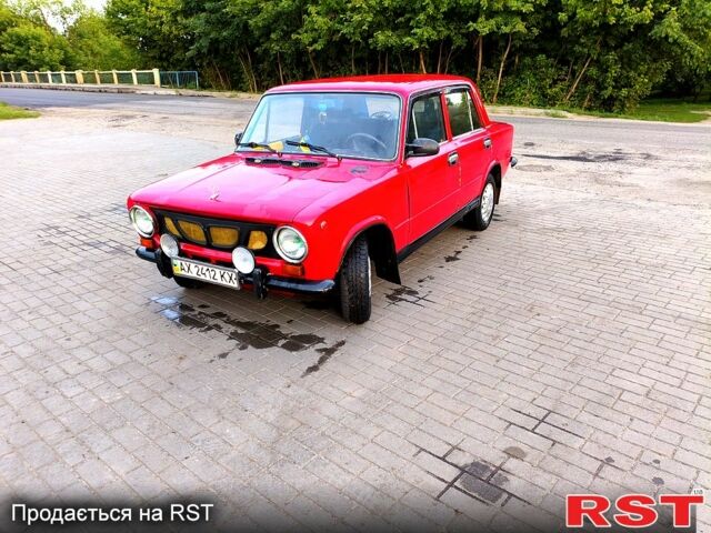Красный ВАЗ 2101, объемом двигателя 1.3 л и пробегом 150 тыс. км за 580 $, фото 1 на Automoto.ua