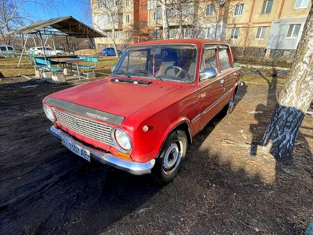 Красный ВАЗ 2101, объемом двигателя 1.3 л и пробегом 110 тыс. км за 350 $, фото 1 на Automoto.ua