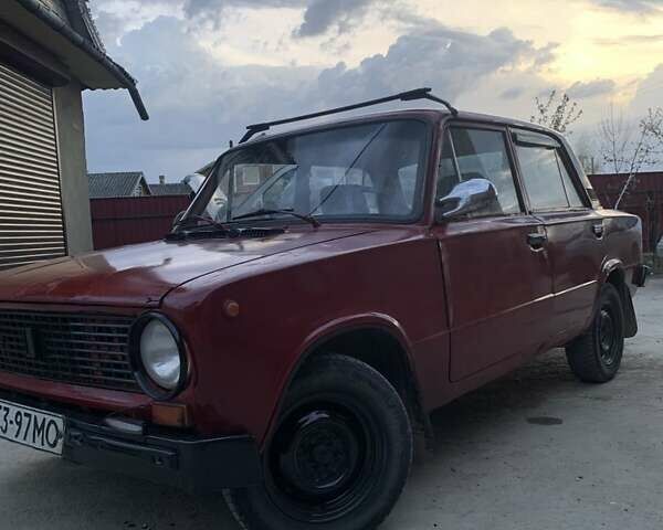 Красный ВАЗ 2101, объемом двигателя 1.2 л и пробегом 210 тыс. км за 350 $, фото 1 на Automoto.ua