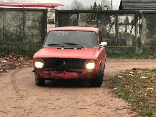 Красный ВАЗ 2101, объемом двигателя 1.3 л и пробегом 3 тыс. км за 262 $, фото 1 на Automoto.ua