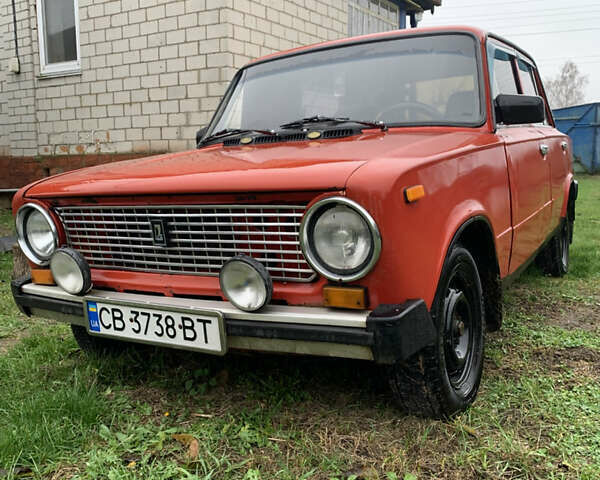 Красный ВАЗ 2101, объемом двигателя 1.3 л и пробегом 320 тыс. км за 650 $, фото 1 на Automoto.ua