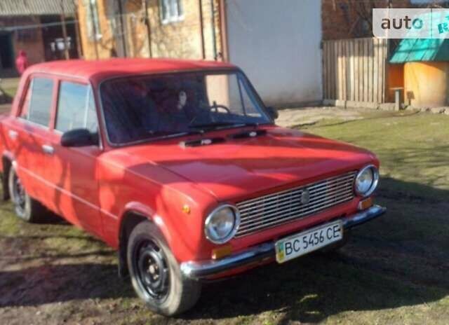 Красный ВАЗ 2101, объемом двигателя 1.5 л и пробегом 300 тыс. км за 300 $, фото 1 на Automoto.ua