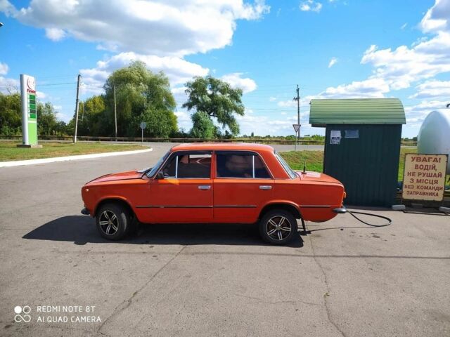 Красный ВАЗ 2101, объемом двигателя 1.3 л и пробегом 60 тыс. км за 592 $, фото 1 на Automoto.ua
