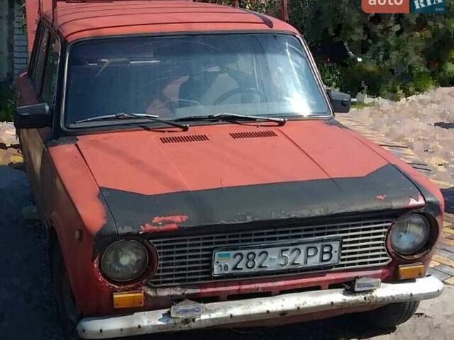 Червоний ВАЗ 2101, об'ємом двигуна 1.2 л та пробігом 320 тис. км за 602 $, фото 1 на Automoto.ua