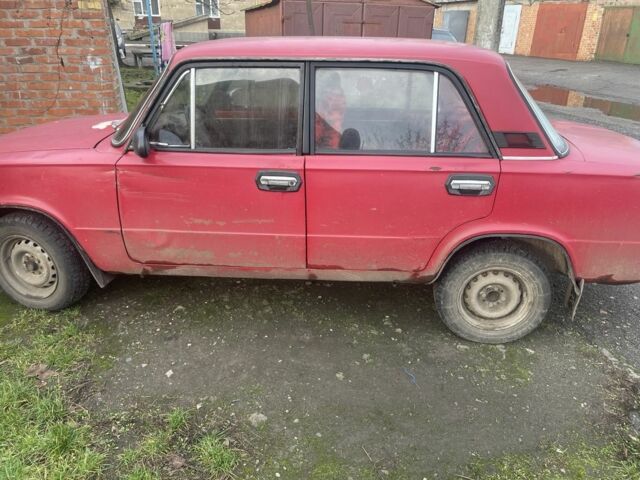 Красный ВАЗ 2101, объемом двигателя 1.2 л и пробегом 100 тыс. км за 355 $, фото 1 на Automoto.ua