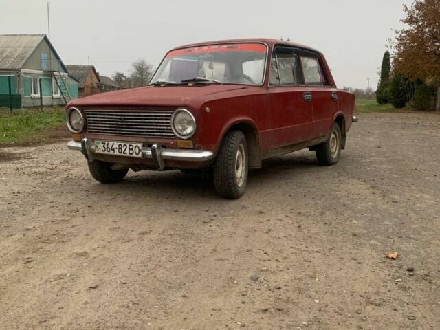 Красный ВАЗ 2101, объемом двигателя 1.3 л и пробегом 200 тыс. км за 309 $, фото 1 на Automoto.ua