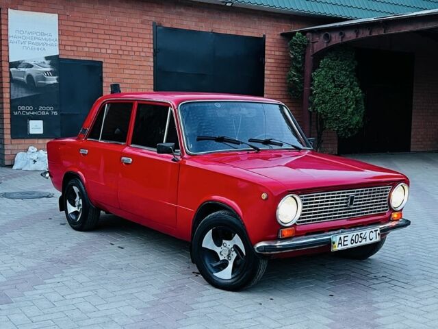 Красный ВАЗ 2101, объемом двигателя 1.2 л и пробегом 200 тыс. км за 950 $, фото 1 на Automoto.ua