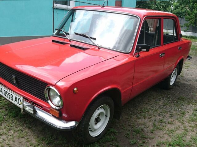 Красный ВАЗ 2101, объемом двигателя 1.2 л и пробегом 100 тыс. км за 1500 $, фото 1 на Automoto.ua
