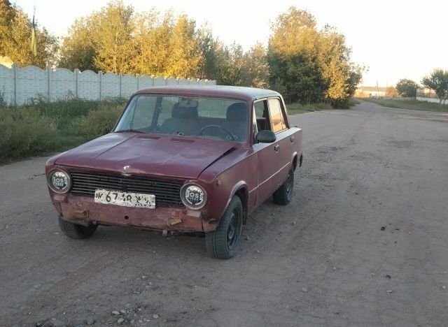 Красный ВАЗ 2101, объемом двигателя 1.5 л и пробегом 2 тыс. км за 182 $, фото 1 на Automoto.ua