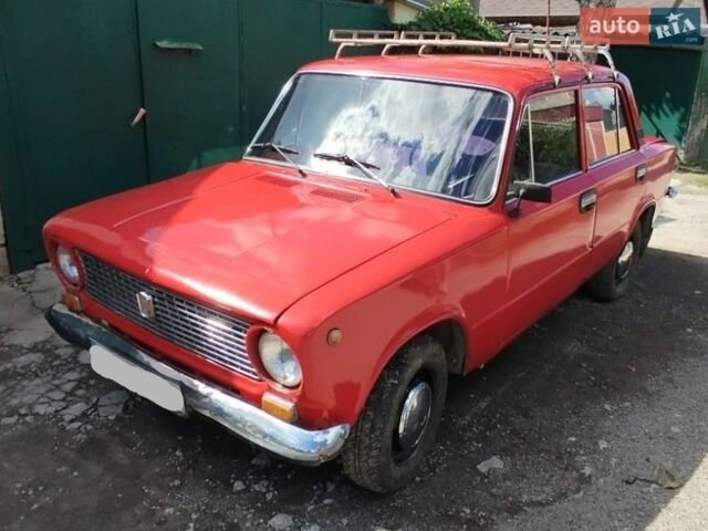 Красный ВАЗ 2101, объемом двигателя 1.2 л и пробегом 320 тыс. км за 350 $, фото 1 на Automoto.ua
