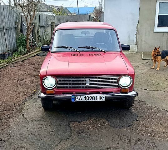 Красный ВАЗ 2101, объемом двигателя 1.3 л и пробегом 88 тыс. км за 650 $, фото 1 на Automoto.ua