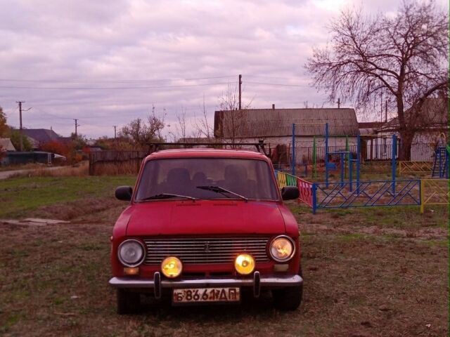 Красный ВАЗ 2101, объемом двигателя 1.3 л и пробегом 111 тыс. км за 450 $, фото 1 на Automoto.ua