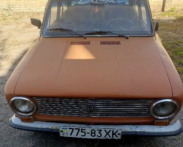 Красный ВАЗ 2101, объемом двигателя 1.2 л и пробегом 200 тыс. км за 950 $, фото 1 на Automoto.ua