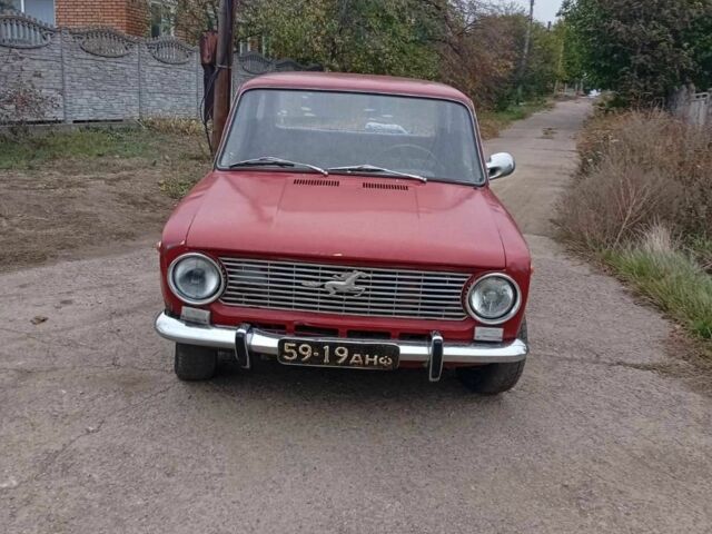 Красный ВАЗ 2101, объемом двигателя 1 л и пробегом 1000 тыс. км за 357 $, фото 1 на Automoto.ua