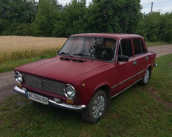 Красный ВАЗ 2101, объемом двигателя 1.2 л и пробегом 227 тыс. км за 729 $, фото 1 на Automoto.ua
