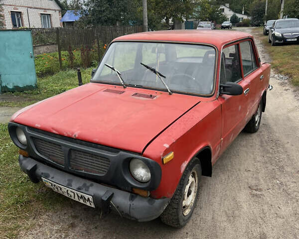 Красный ВАЗ 2101, объемом двигателя 1.1 л и пробегом 10 тыс. км за 327 $, фото 1 на Automoto.ua