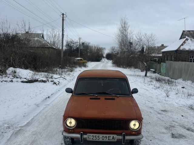Червоний ВАЗ 2101, об'ємом двигуна 1.5 л та пробігом 999 тис. км за 560 $, фото 1 на Automoto.ua