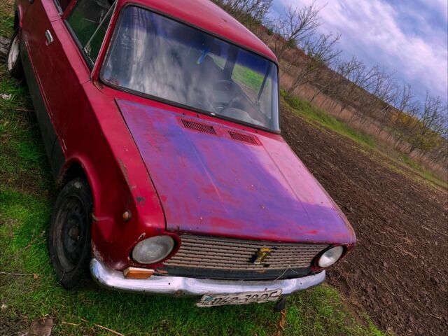 Красный ВАЗ 2101, объемом двигателя 0 л и пробегом 400 тыс. км за 170 $, фото 1 на Automoto.ua