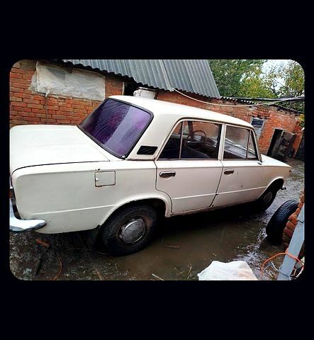 ВАЗ 2101 1984 в Сумах на Automoto.ua ВАЗ 2101, объемом двигателя 1.2 л и пробегом 143 тыс. км за 450 $, фото 1 на Automoto.ua