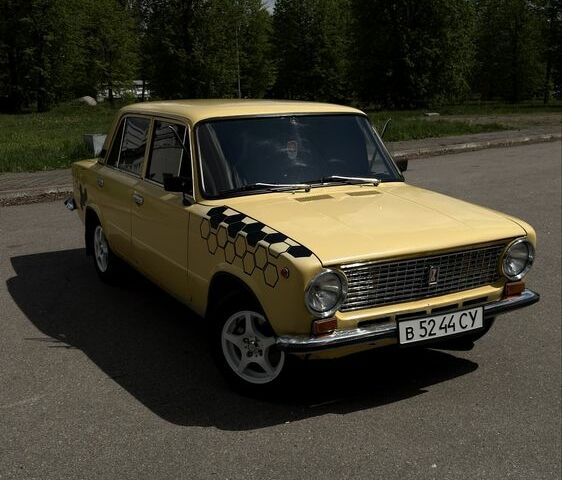 Желтый ВАЗ 2101, объемом двигателя 1.5 л и пробегом 67 тыс. км за 1000 $, фото 1 на Automoto.ua