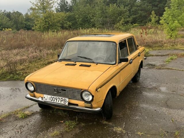 Желтый ВАЗ 2101, объемом двигателя 1.1 л и пробегом 222 тыс. км за 250 $, фото 1 на Automoto.ua