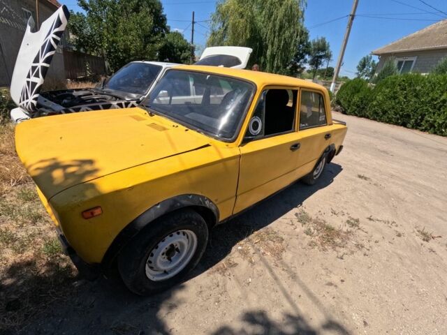 Желтый ВАЗ 2101, объемом двигателя 0 л и пробегом 358 тыс. км за 249 $, фото 1 на Automoto.ua