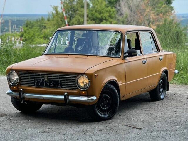 Желтый ВАЗ 2101, объемом двигателя 0 л и пробегом 100 тыс. км за 15000 $, фото 1 на Automoto.ua