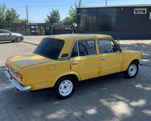 Желтый ВАЗ 2101, объемом двигателя 1.3 л и пробегом 780 тыс. км за 1099 $, фото 1 на Automoto.ua