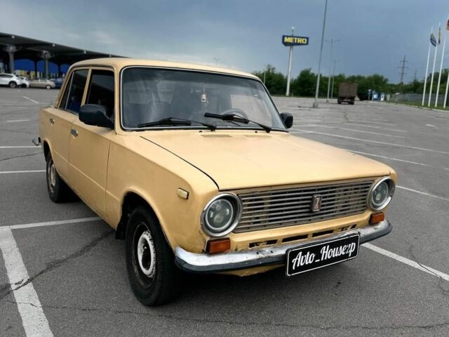 Желтый ВАЗ 2101, объемом двигателя 0 л и пробегом 200 тыс. км за 700 $, фото 1 на Automoto.ua