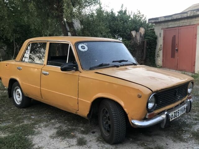 Желтый ВАЗ 2101, объемом двигателя 1.2 л и пробегом 100 тыс. км за 322 $, фото 1 на Automoto.ua