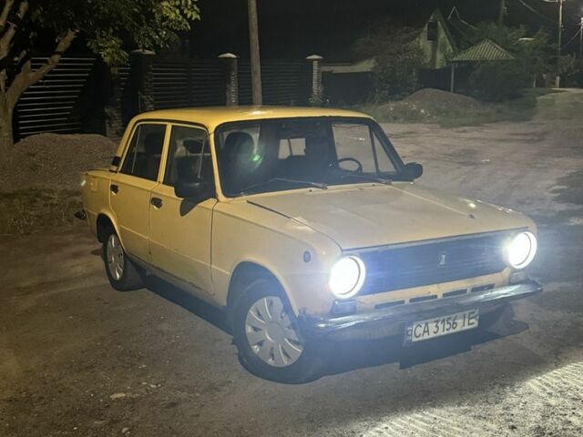 Желтый ВАЗ 2101, объемом двигателя 1.3 л и пробегом 300 тыс. км за 401 $, фото 1 на Automoto.ua