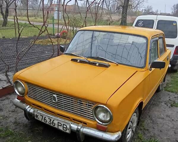 Желтый ВАЗ 2101, объемом двигателя 0 л и пробегом 258 тыс. км за 356 $, фото 1 на Automoto.ua