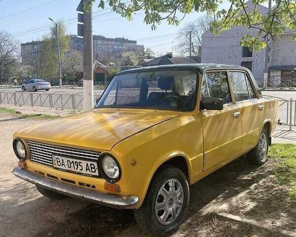 Жовтий ВАЗ 2101, об'ємом двигуна 1.3 л та пробігом 200 тис. км за 827 $, фото 1 на Automoto.ua