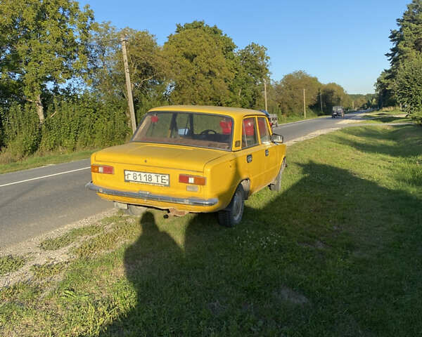 Желтый ВАЗ 2101, объемом двигателя 0 л и пробегом 98 тыс. км за 300 $, фото 1 на Automoto.ua