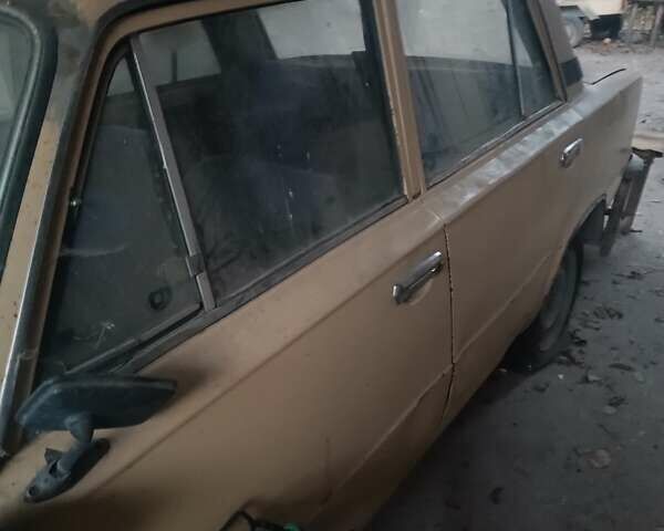 Желтый ВАЗ 2101, объемом двигателя 1.3 л и пробегом 100 тыс. км за 527 $, фото 1 на Automoto.ua
