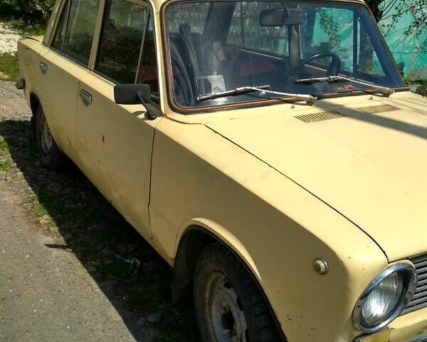Желтый ВАЗ 2101, объемом двигателя 1.2 л и пробегом 840 тыс. км за 700 $, фото 1 на Automoto.ua