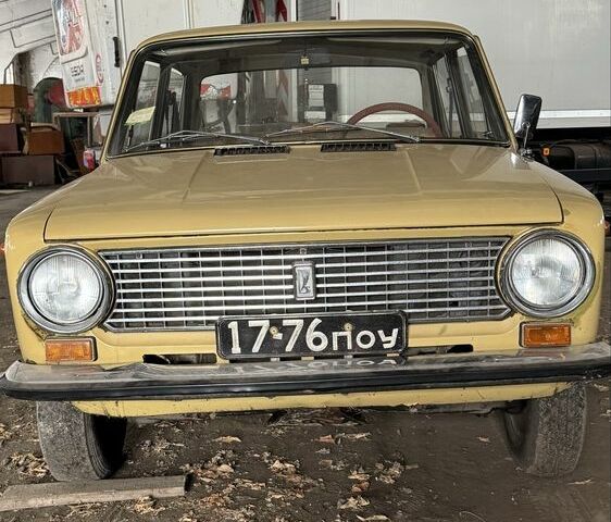 Жовтий ВАЗ 2101, об'ємом двигуна 1.3 л та пробігом 63 тис. км за 2000 $, фото 1 на Automoto.ua
