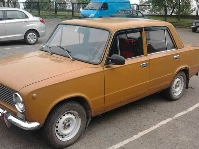 Желтый ВАЗ 2101, объемом двигателя 0 л и пробегом 2 тыс. км за 356 $, фото 1 на Automoto.ua