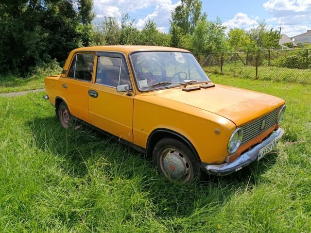 Желтый ВАЗ 2101, объемом двигателя 1.3 л и пробегом 150 тыс. км за 350 $, фото 1 на Automoto.ua
