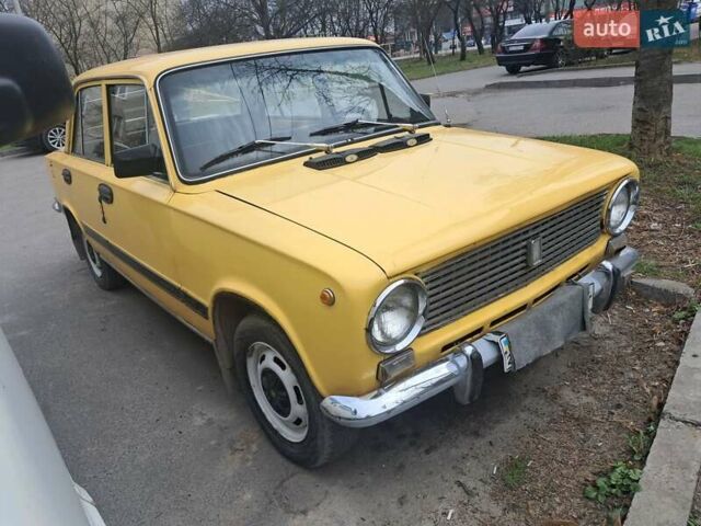 Желтый ВАЗ 2101, объемом двигателя 1 л и пробегом 222 тыс. км за 490 $, фото 1 на Automoto.ua