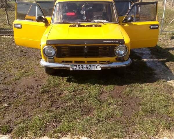 Желтый ВАЗ 2101, объемом двигателя 8 л и пробегом 200 тыс. км за 500 $, фото 1 на Automoto.ua