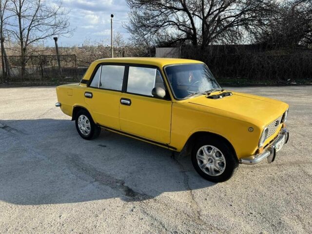 Желтый ВАЗ 2101, объемом двигателя 1.3 л и пробегом 98 тыс. км за 407 $, фото 1 на Automoto.ua