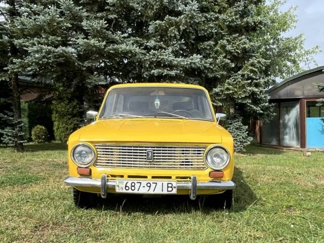 Желтый ВАЗ 2101, объемом двигателя 0 л и пробегом 1000 тыс. км за 512 $, фото 1 на Automoto.ua