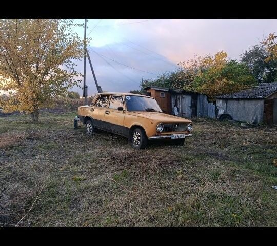 Желтый ВАЗ 2101, объемом двигателя 1 л и пробегом 80 тыс. км за 358 $, фото 1 на Automoto.ua