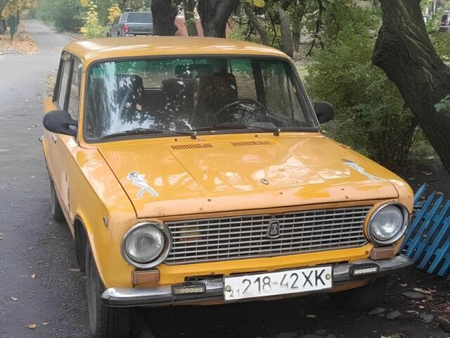Желтый ВАЗ 2101, объемом двигателя 1.5 л и пробегом 300 тыс. км за 363 $, фото 1 на Automoto.ua